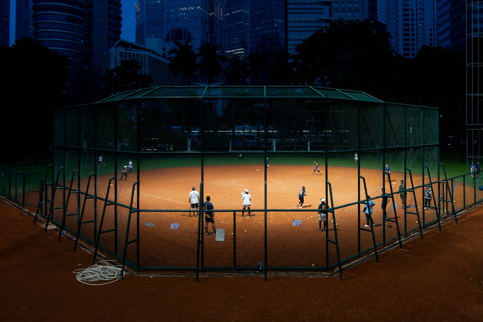 Evening practice under city lights, calm but full of focus.