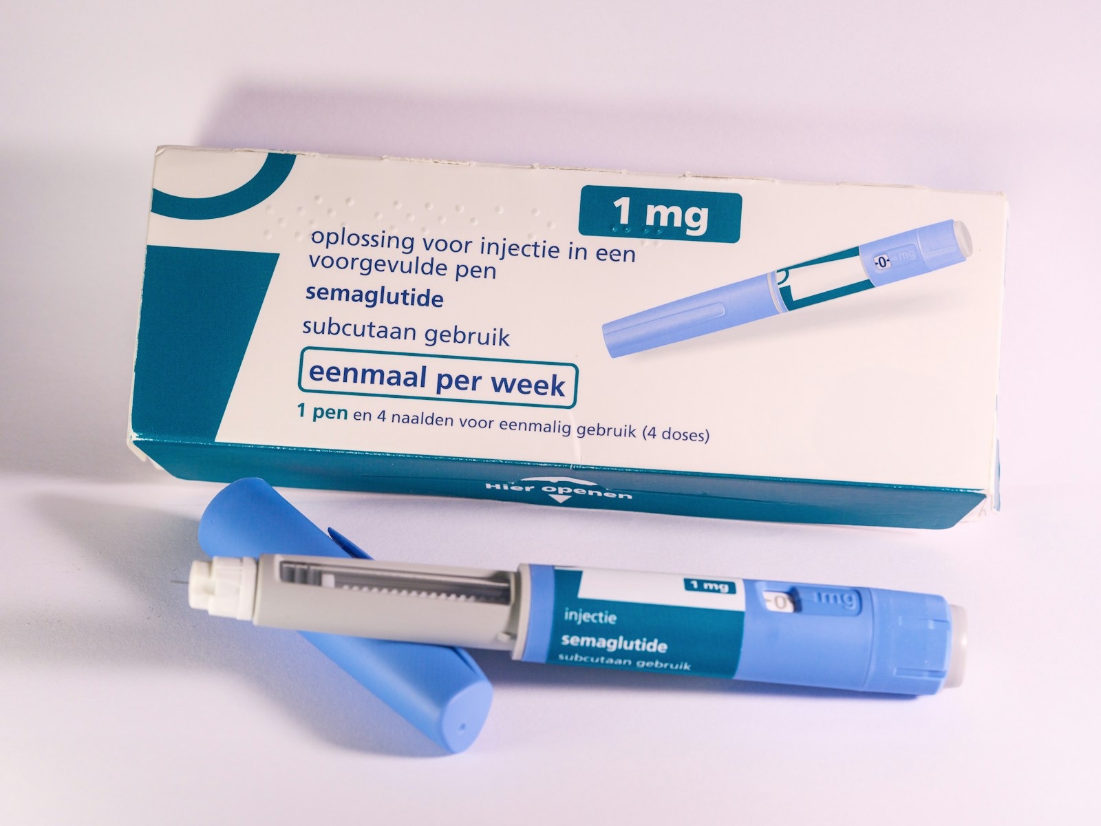 An auto-injector pen used to treat diabetes.
